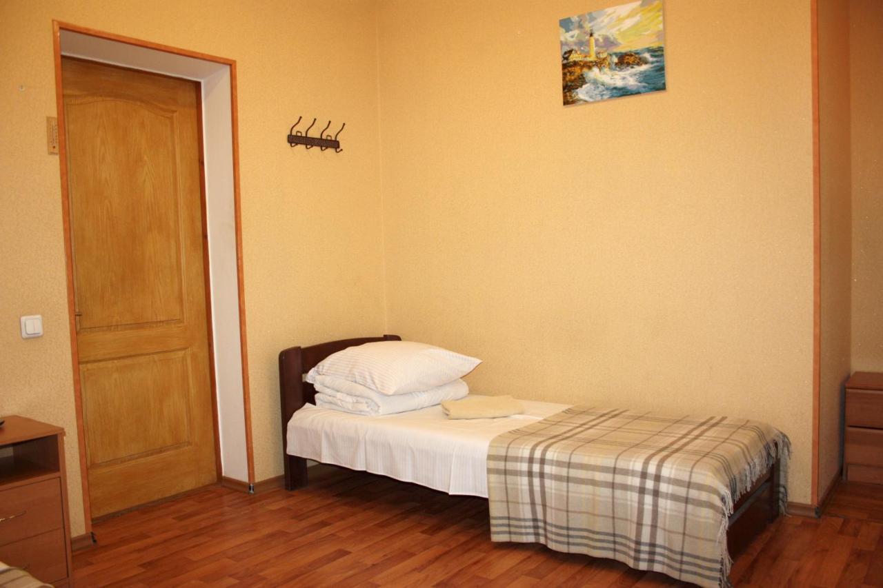 Inn Khlibodarskiy Khlibodarske Exterior photo